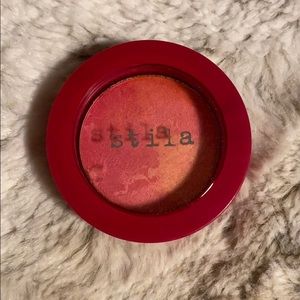 Stila blush in the color finale